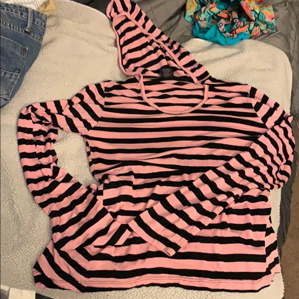 Hoodie black and pink shirt